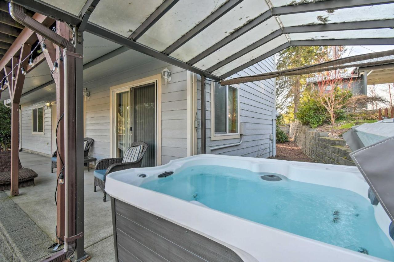 The Peacock House - Waterfront Home With Hot Tub! Olympia Exterior photo